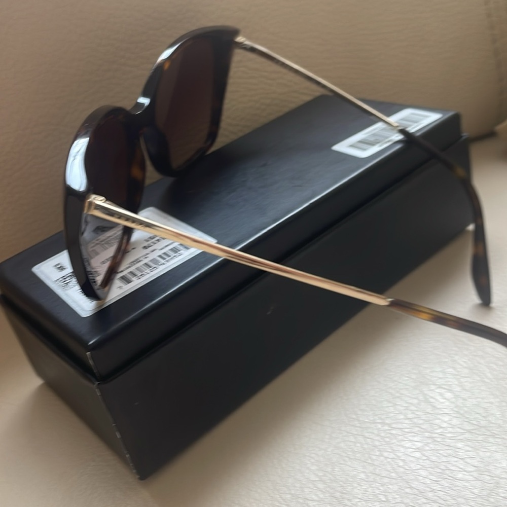 Sun glasses Prada - Picture 4 of 4
